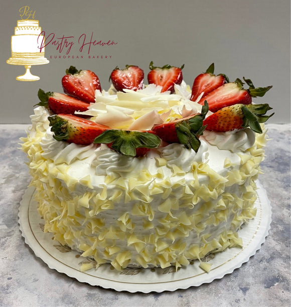 8” Strawberries and Cream Cake